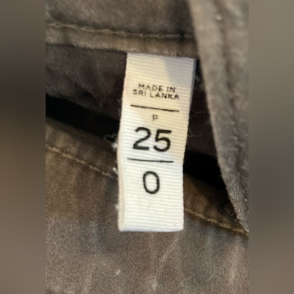 Loft gray petite skinny pants - Picture 4 of 5